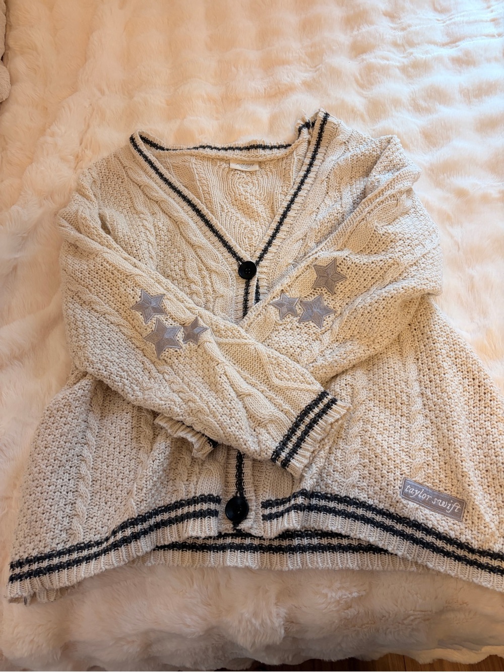 Taylor Swift Official Folklore Cardigan 1XL/2XL